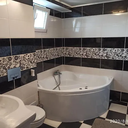 Vendégház Casa Tiky