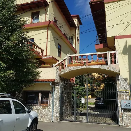 Casa Tiky 2*