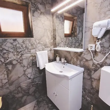 Casa Tiky Pensionat 3*